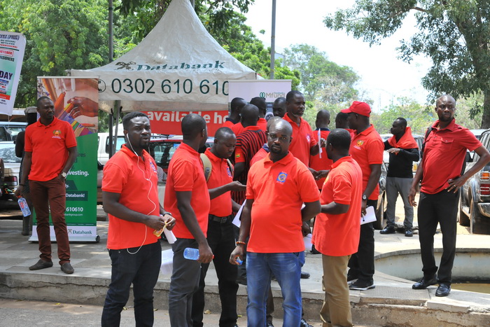 Some members of the Public Utility Workers Union picketing in front of the TUC headquarters in Accra 